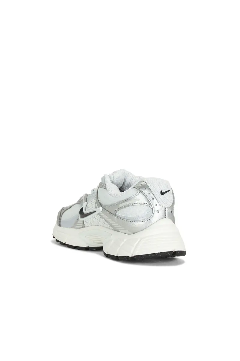 Nike V5 RNR Premium Sneaker | Thumbnail 3