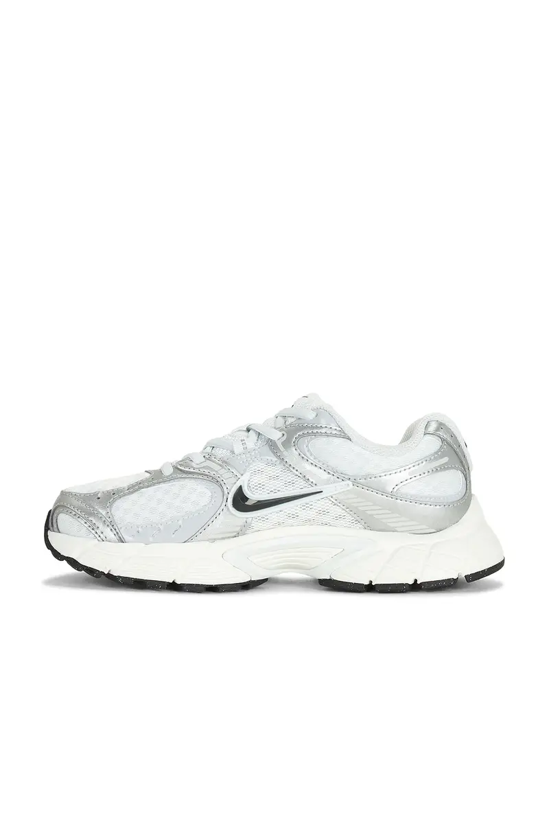 Nike V5 RNR Premium Sneaker | Thumbnail 5