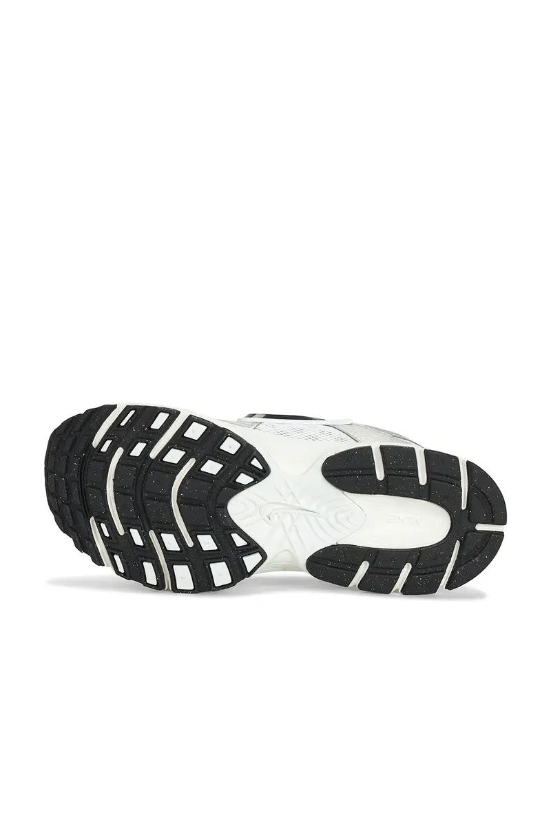 Nike V5 RNR Premium Sneaker | Thumbnail 6