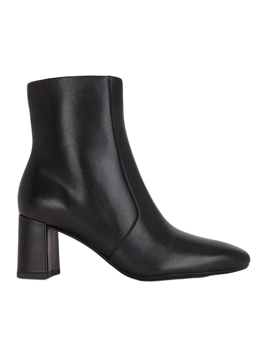 Vince Tegan Boot