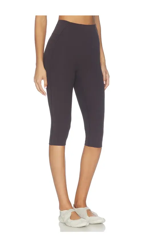 NikeSKIMS Crop Legging | Thumbnail 2 NikeSKIMS Crop Legging | Thumbnail 2