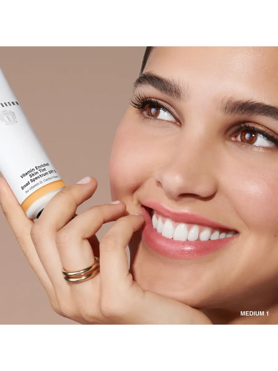 BOBBI BROWN Women's Vitamin Enriched Skin Tint SPF 15 | Thumbnail 10 BOBBI BROWN Women's Vitamin Enriched Skin Tint SPF 15 | Thumbnail 10