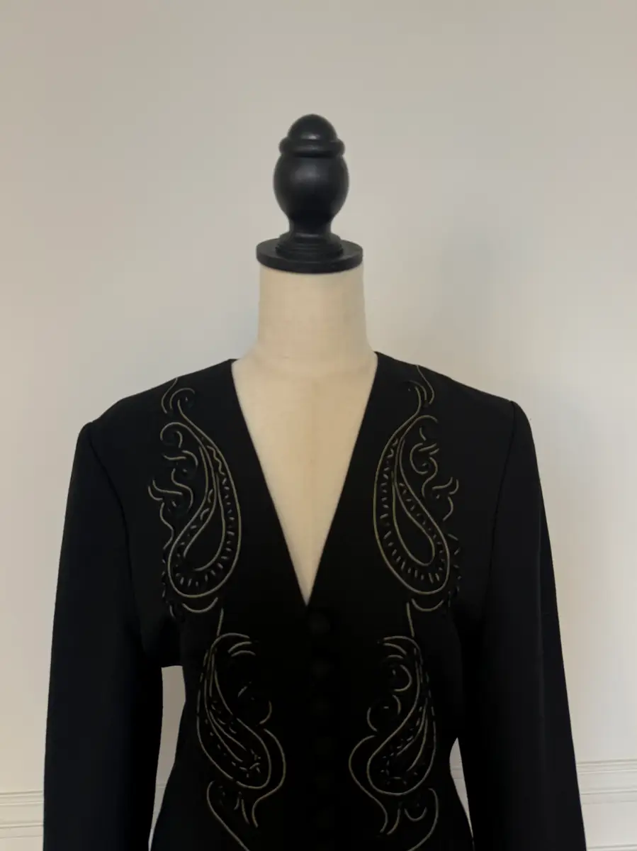 Jen Wonders Studio Embroidered Blazer | Thumbnail 2