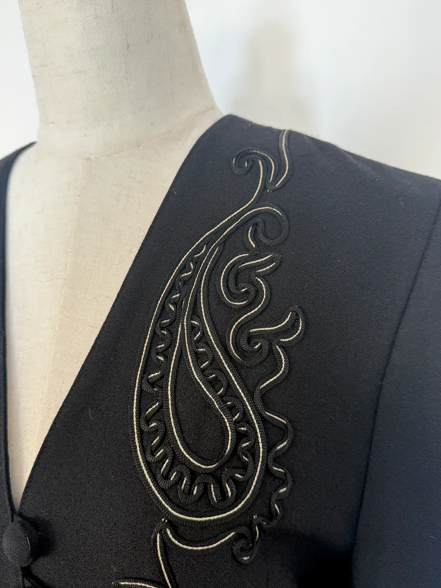 Jen Wonders Studio Embroidered Blazer | Thumbnail 3