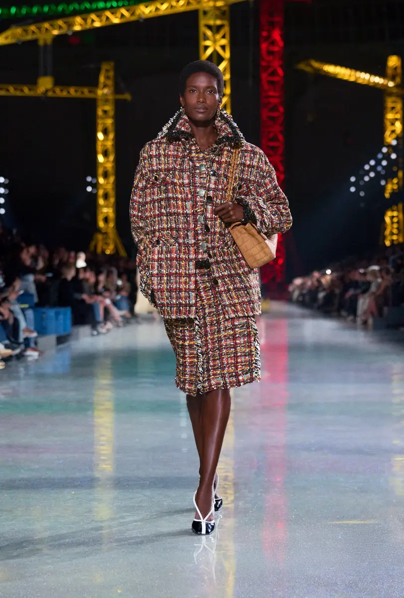 Chanel Wool Tweed Jacket | Thumbnail 4