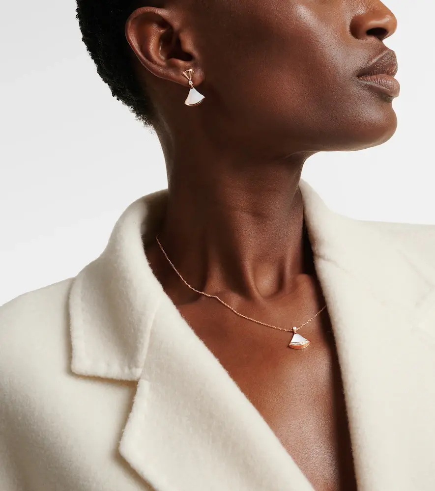 BVLGARI Diva's Dream 18kt rose gold drop earrings with diamonds and mother-of-pearl | Thumbnail 3 BVLGARI Diva's Dream 18kt rose gold drop earrings with diamonds and mother-of-pearl | Thumbnail 3