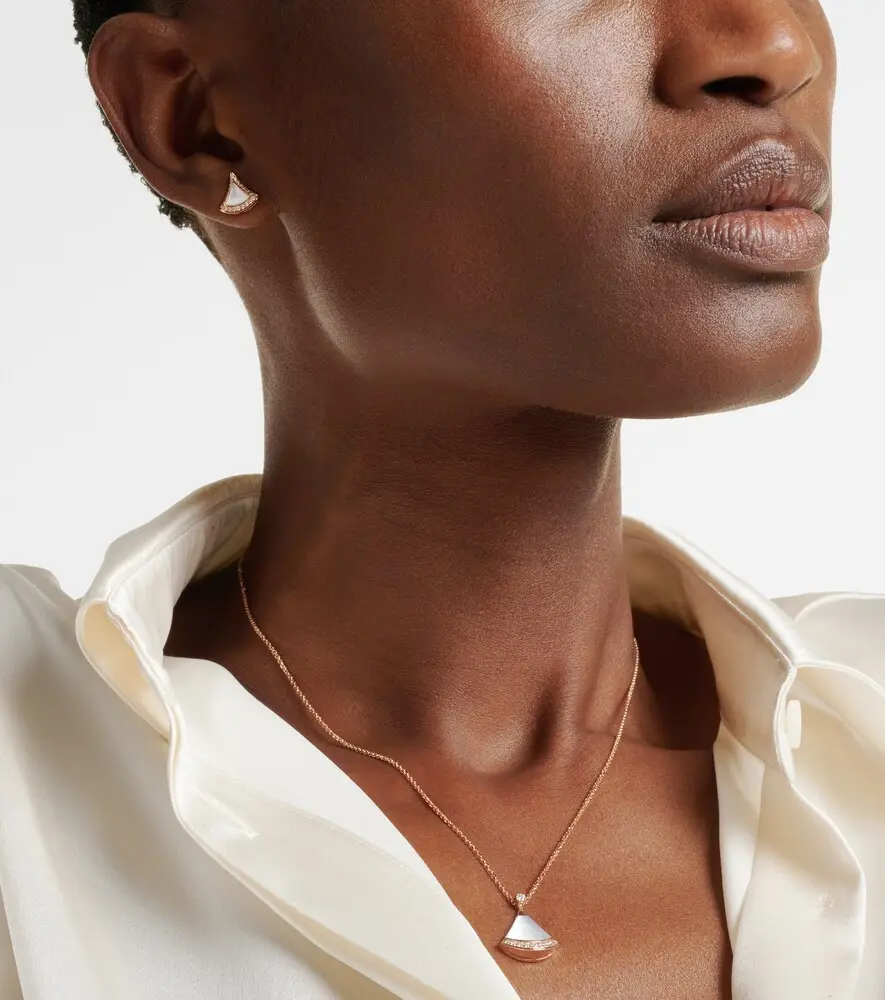 BVLGARI Divas' Dream 18kt rose gold earrings with mother-of-pearl and diamonds | Thumbnail 6 BVLGARI Divas' Dream 18kt rose gold earrings with mother-of-pearl and diamonds | Thumbnail 6