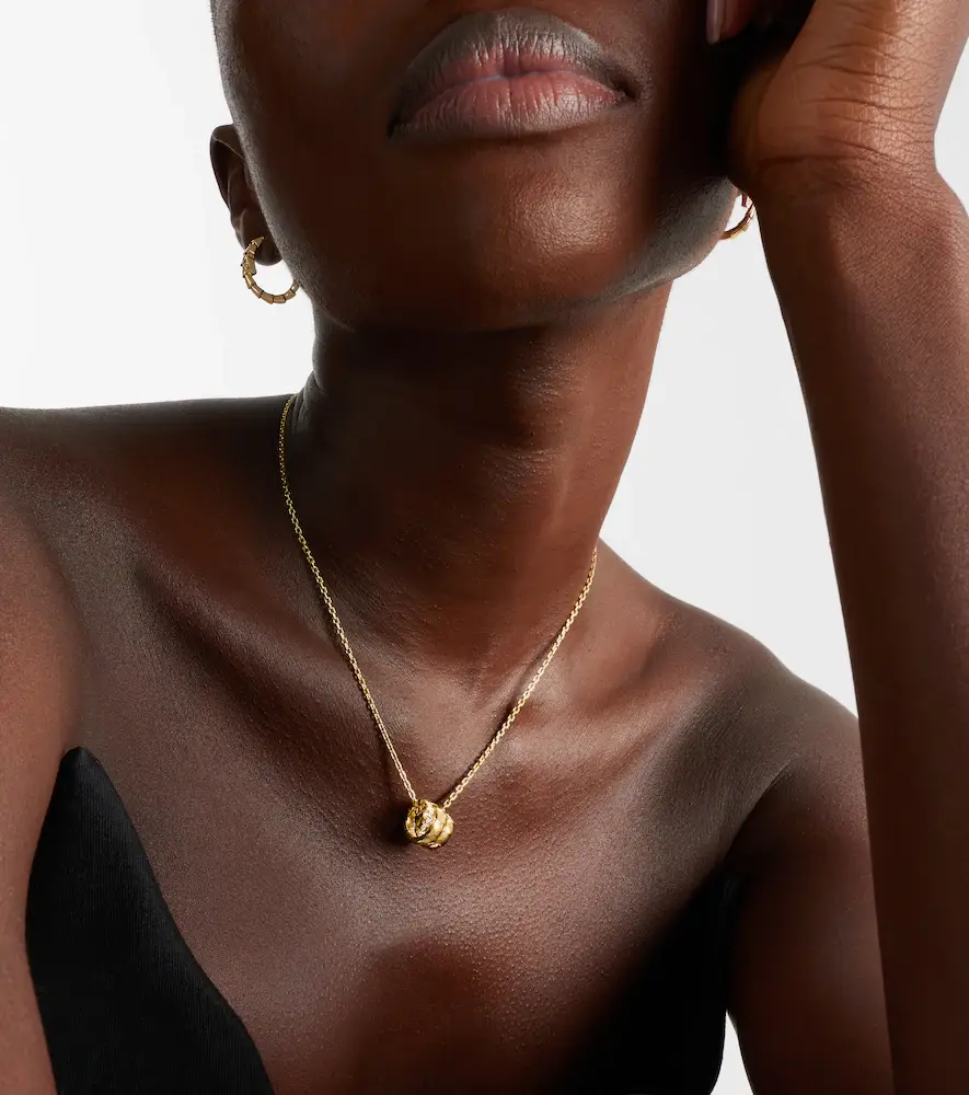 BVLGARI Serpenti Viper 18kt gold pendant necklace with diamonds | Thumbnail 2 BVLGARI Serpenti Viper 18kt gold pendant necklace with diamonds | Thumbnail 2