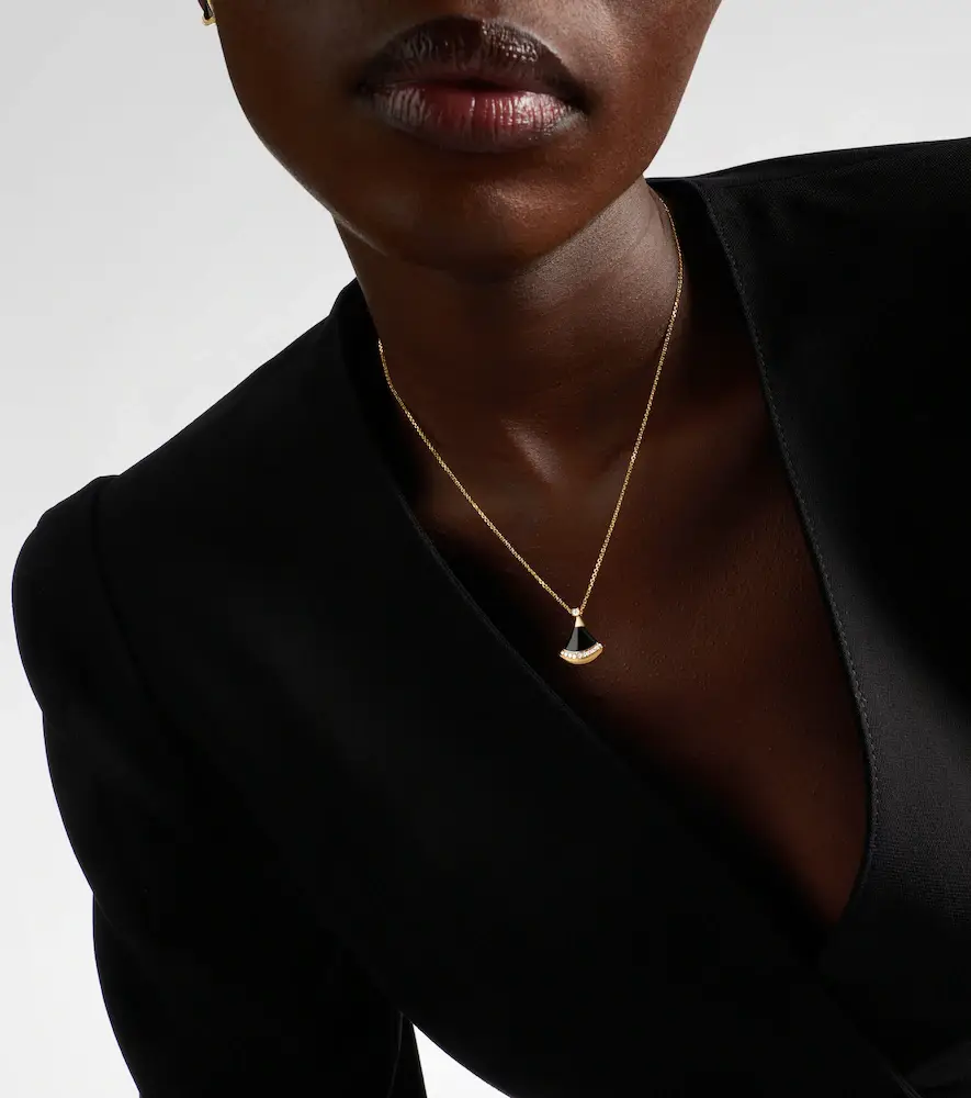 BVLGARI Divas' Dream 18kt gold pendant necklace with onyx and diamonds | Thumbnail 2 BVLGARI Divas' Dream 18kt gold pendant necklace with onyx and diamonds | Thumbnail 2