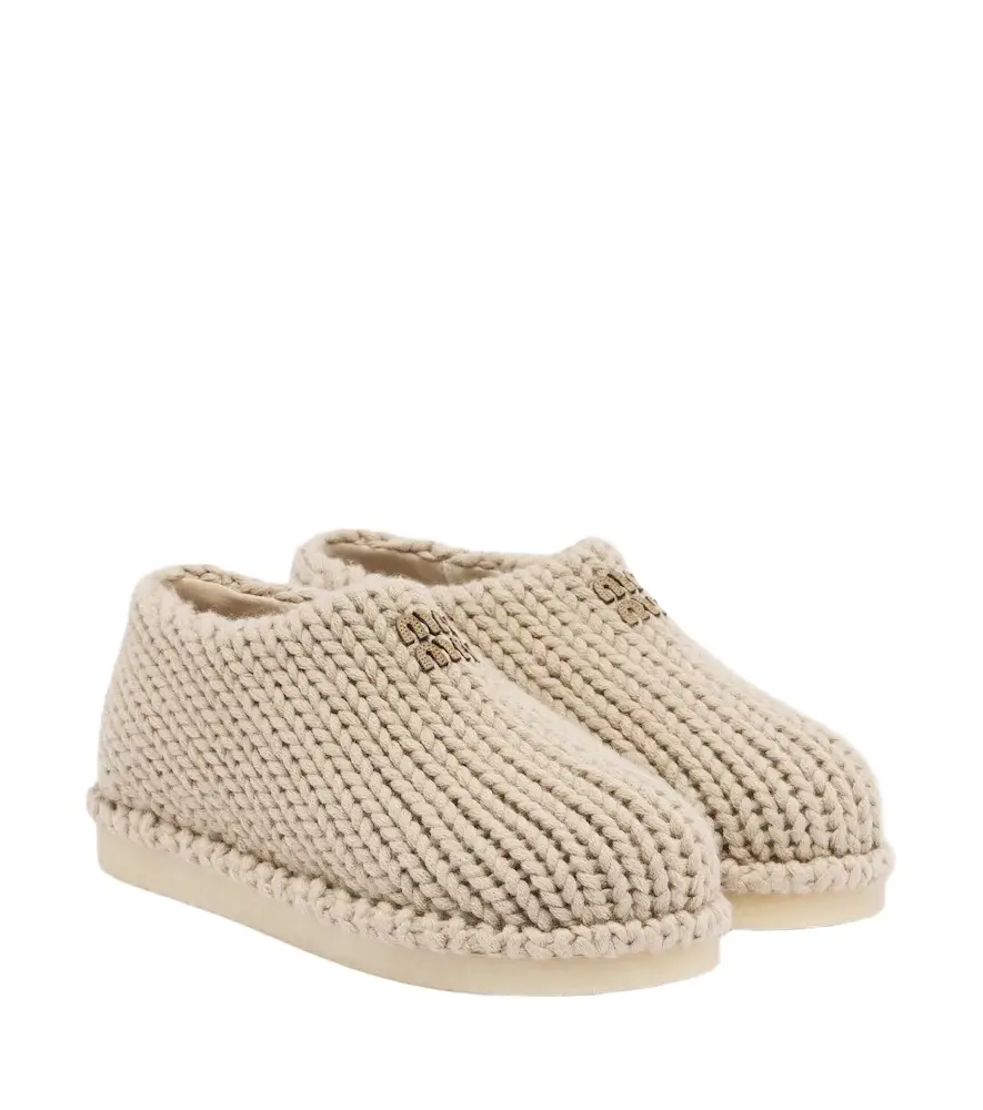 Knitted slip-on shoes Knitted slip-on shoes