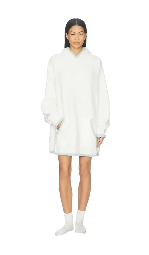 Snug Blanket Hoodie With Piping Snug Blanket Hoodie With Piping