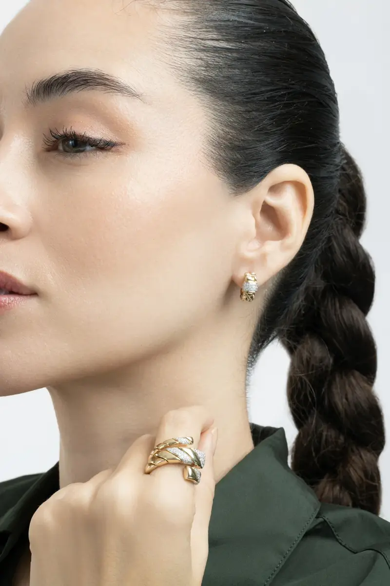 SOFIA LAROUSSI Diamond Bar Textured Hoop Earrings | Thumbnail 3 SOFIA LAROUSSI Diamond Bar Textured Hoop Earrings | Thumbnail 3