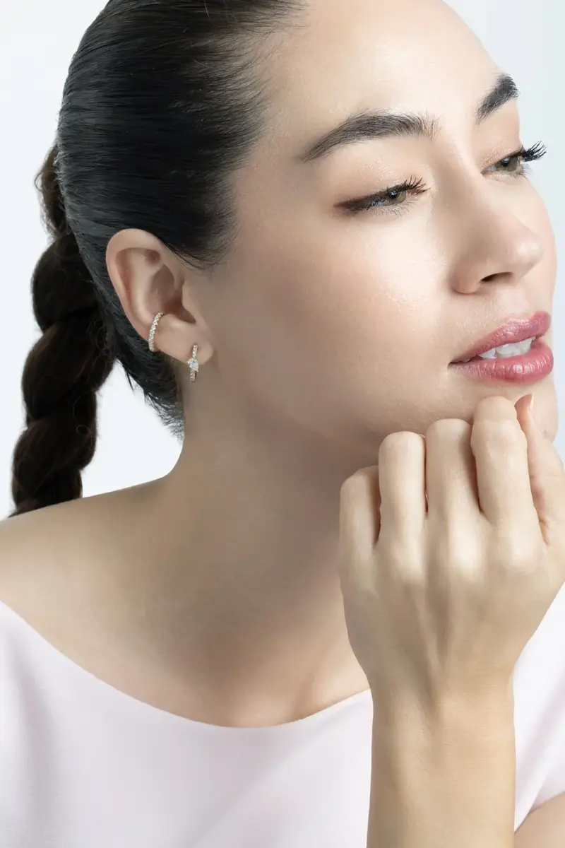 SOFIA LAROUSSI Diamond One Row Ear Cuff | Thumbnail 2 SOFIA LAROUSSI Diamond One Row Ear Cuff | Thumbnail 2