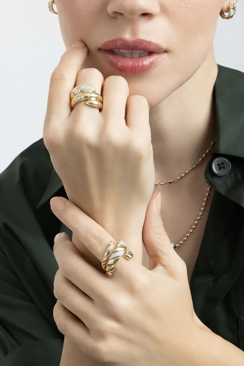 Diamond Scattered Coil Ring Diamond Scattered Coil Ring
