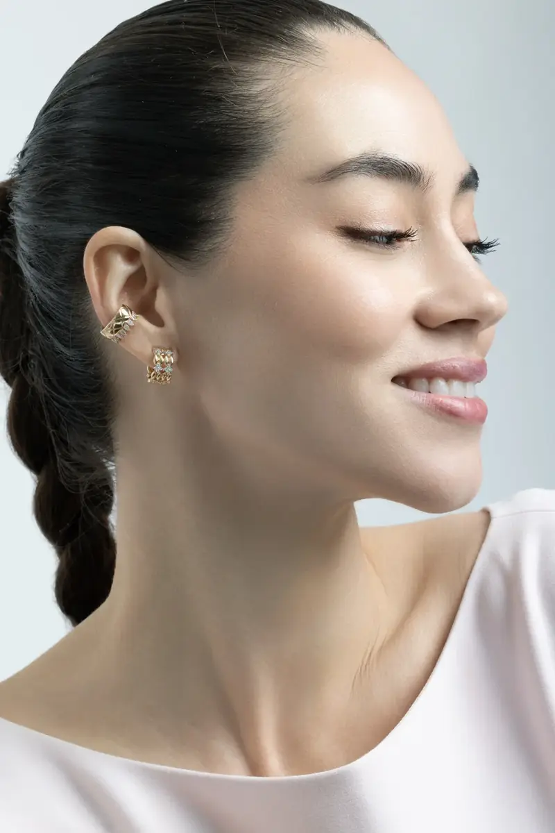 SOFIA LAROUSSI Diamond Two Row Pattern Huggie Earrings | Thumbnail 3 SOFIA LAROUSSI Diamond Two Row Pattern Huggie Earrings | Thumbnail 3
