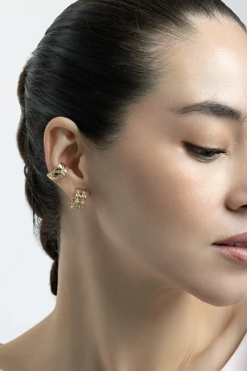SOFIA LAROUSSI Diamond Two Row Pattern Huggie Earrings | Thumbnail 4 SOFIA LAROUSSI Diamond Two Row Pattern Huggie Earrings | Thumbnail 4