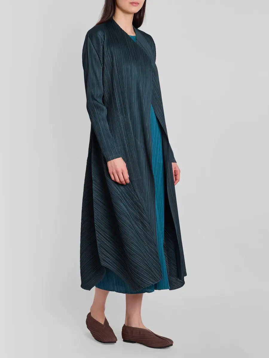 Pleats Please Issey Miyake Women's Monthly Colors: October Duster Coat | Thumbnail 4 Pleats Please Issey Miyake Women's Monthly Colors: October Duster Coat | Thumbnail 4