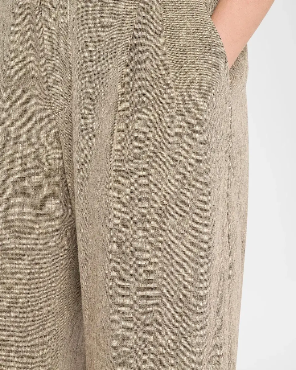 Brunello Cucinelli Rustic Linen Pleated Boxy Wide-Leg Ankle Trousers With Monili | Thumbnail 5 Brunello Cucinelli Rustic Linen Pleated Boxy Wide-Leg Ankle Trousers With Monili | Thumbnail 5