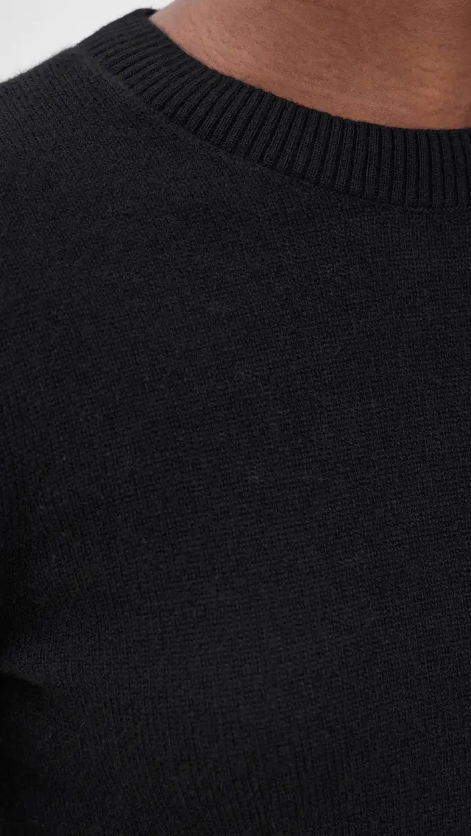 Guest In Residence Shrunken Crew Cashmere Sweater | Thumbnail 6 Guest In Residence Shrunken Crew Cashmere Sweater | Thumbnail 6