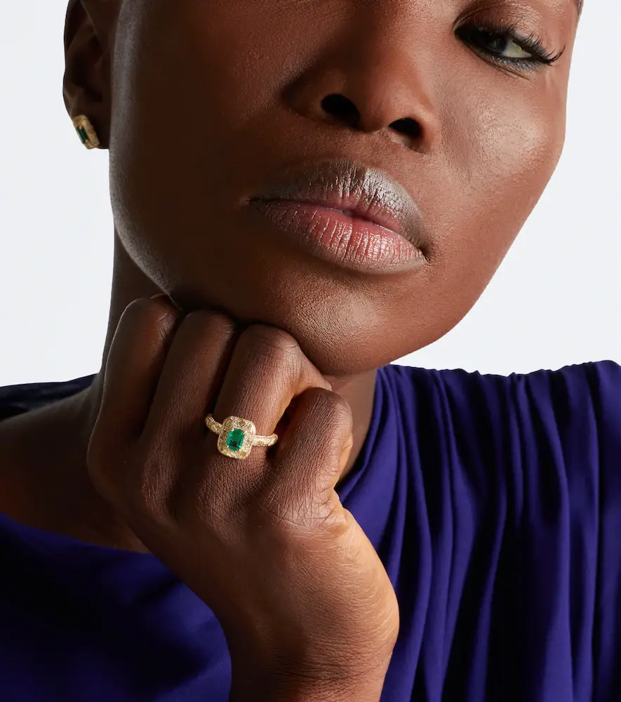 Suzanne Kalan Halo Portrait 18kt gold ring with diamonds and emerald | Thumbnail 3 Suzanne Kalan Halo Portrait 18kt gold ring with diamonds and emerald | Thumbnail 3