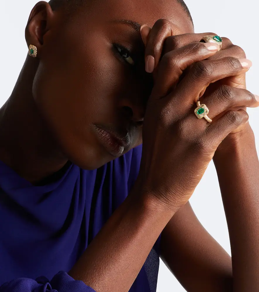 Suzanne Kalan Halo Portrait 18kt gold ring with diamonds and emerald | Thumbnail 4 Suzanne Kalan Halo Portrait 18kt gold ring with diamonds and emerald | Thumbnail 4