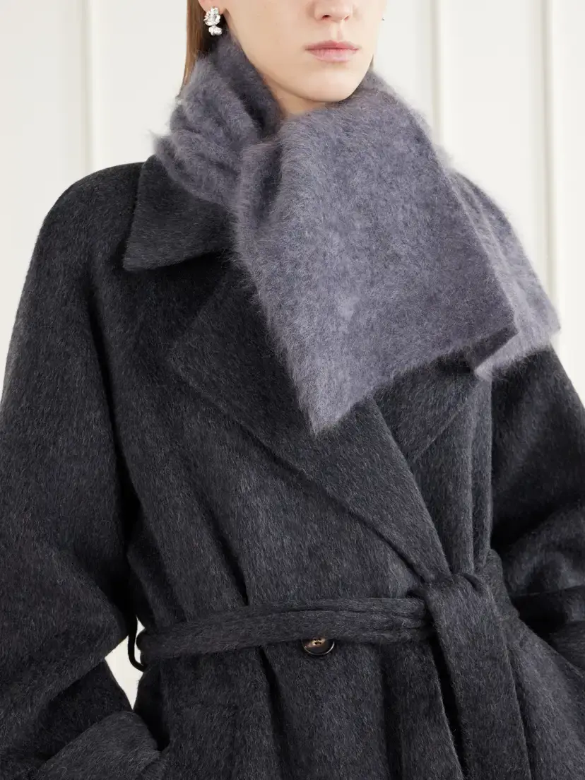 Lisa Yang Enoa Brushed Cashmere Scarf | Thumbnail 2