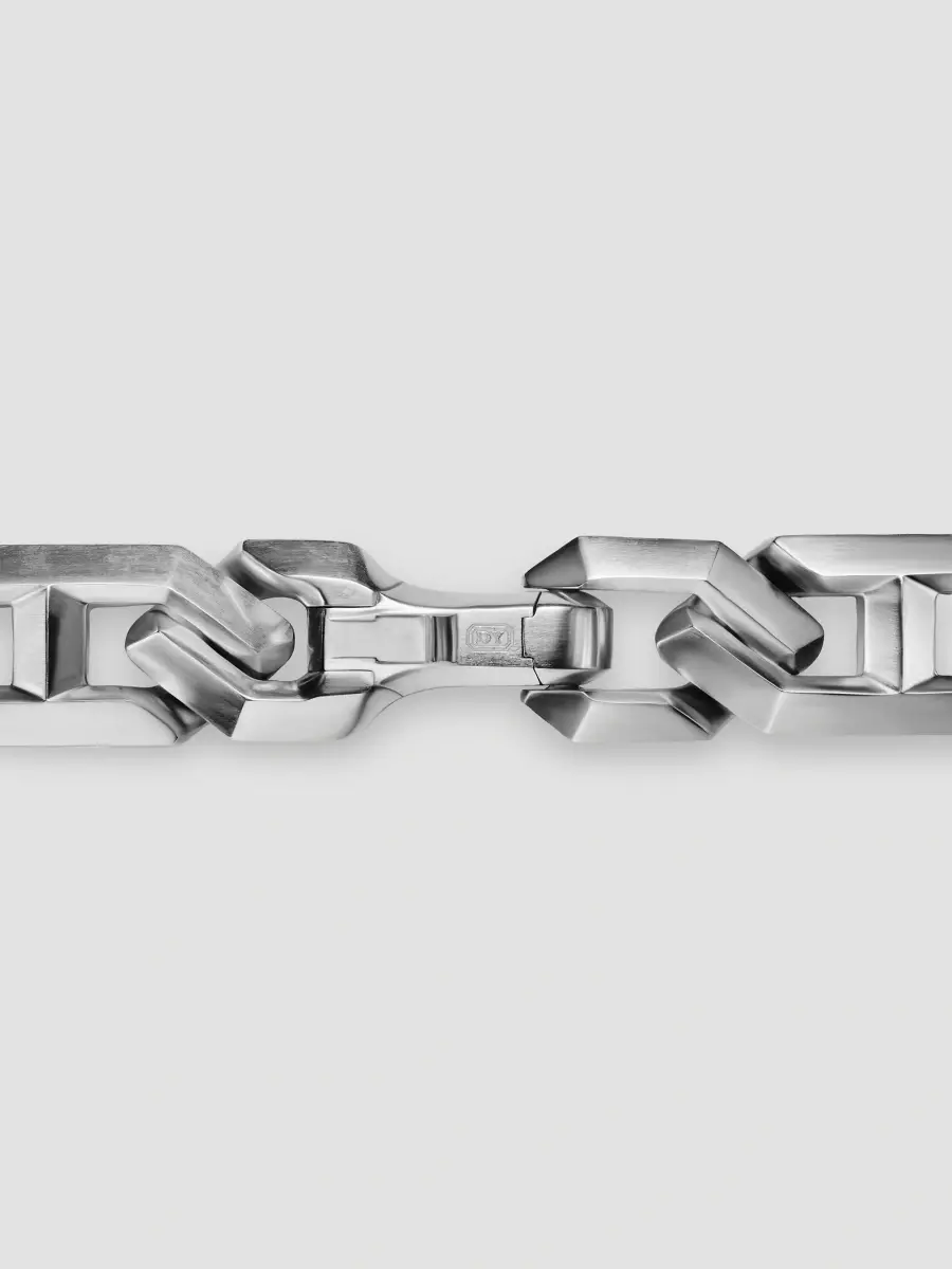David Yurman Men's Faceted Angular Curb Chain Bracelet in Sterling Silver, 11.5MM | Thumbnail 4 David Yurman Men's Faceted Angular Curb Chain Bracelet in Sterling Silver, 11.5MM | Thumbnail 4
