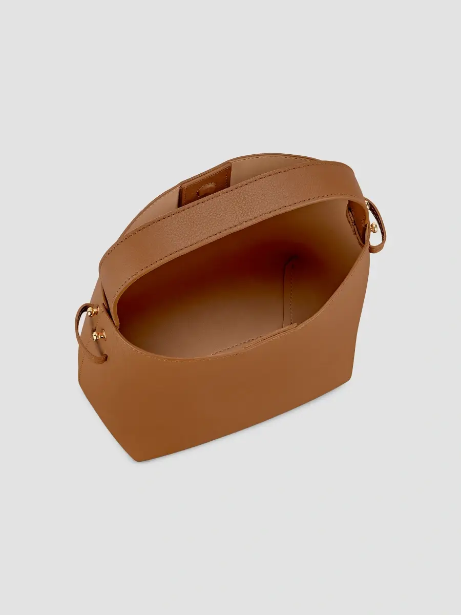 GiGi New York Women's Selena Smooth Leather Bucket Bag | Thumbnail 4 GiGi New York Women's Selena Smooth Leather Bucket Bag | Thumbnail 4