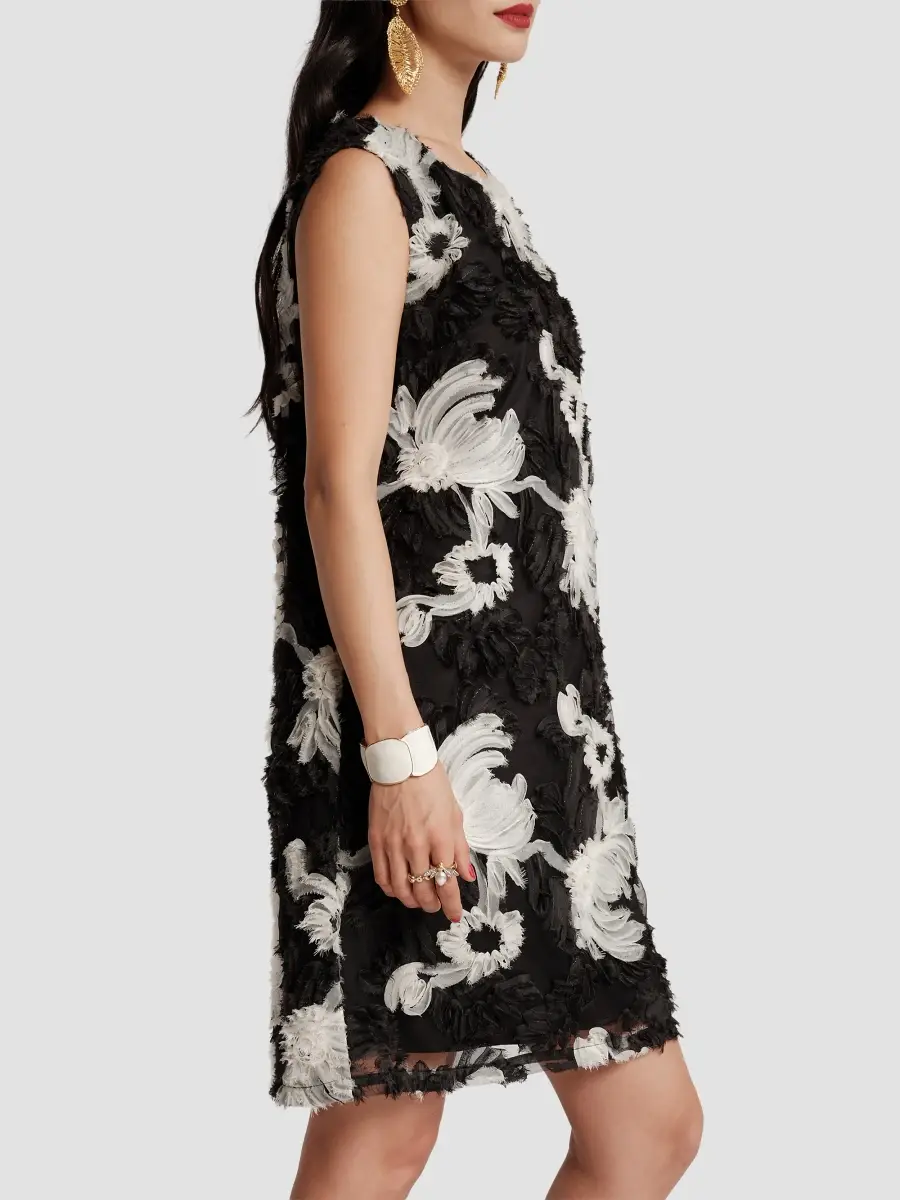 Frances Valentine Women's Lilly Whirling Daisy Shift Dress | Thumbnail 4
