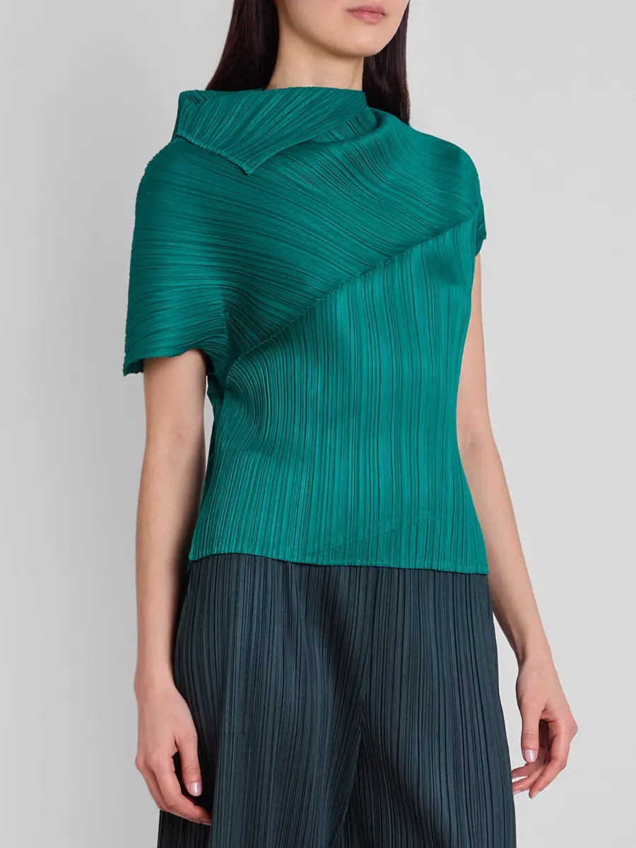 Pleats Please Issey Miyake Women's Leap Asymmetric Top | Thumbnail 4