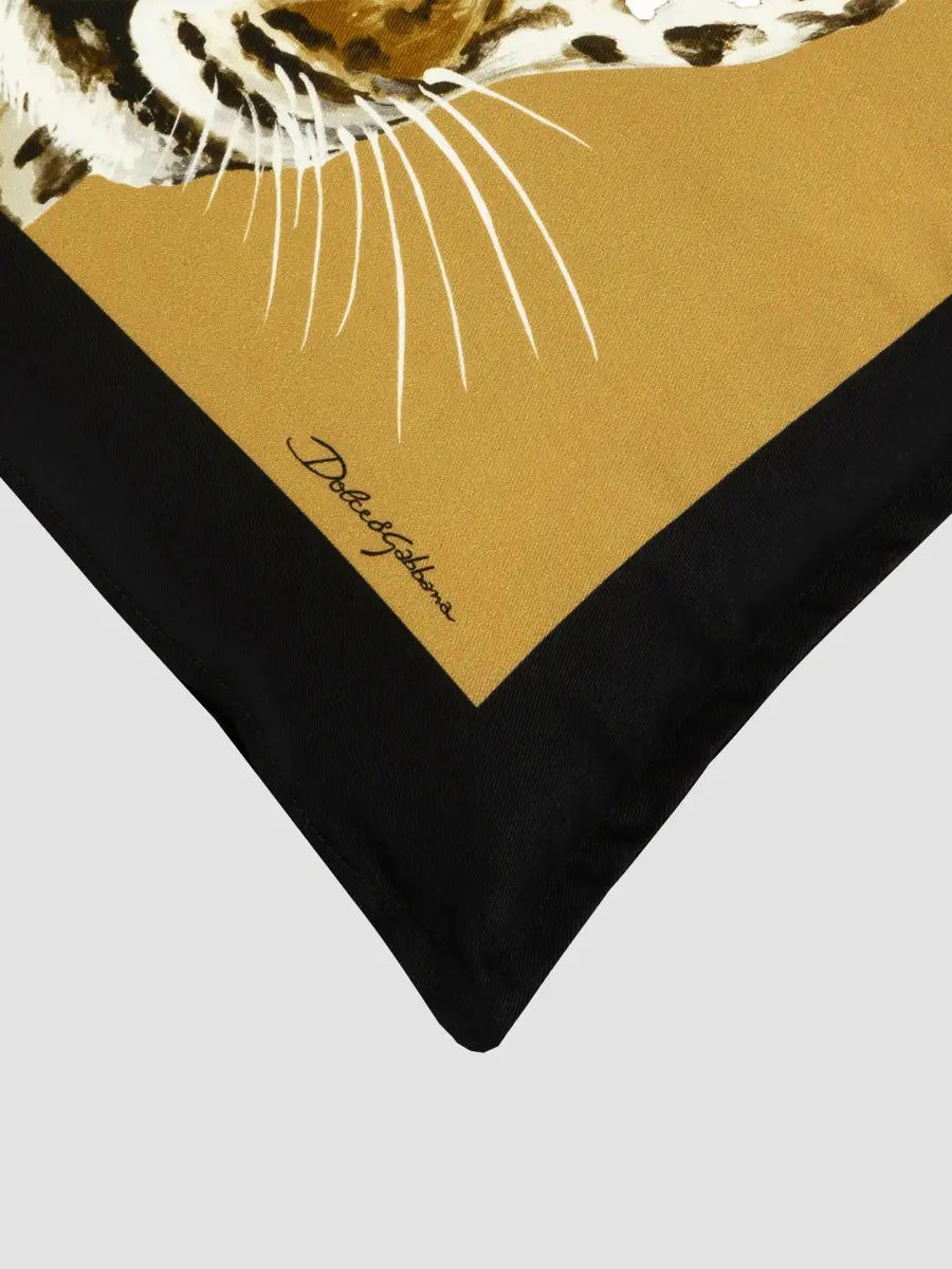 Dolce & Gabbana Leopard Graphic Cotton Cushion | Thumbnail 3 Dolce & Gabbana Leopard Graphic Cotton Cushion | Thumbnail 3