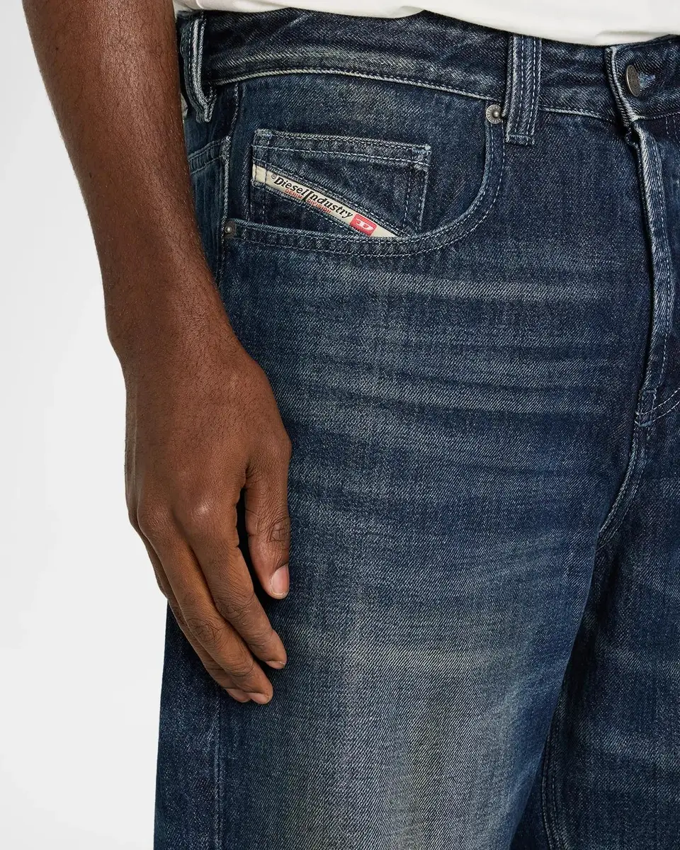 Diesel Men's 2001 D-Macro Relaxed Jeans | Thumbnail 5