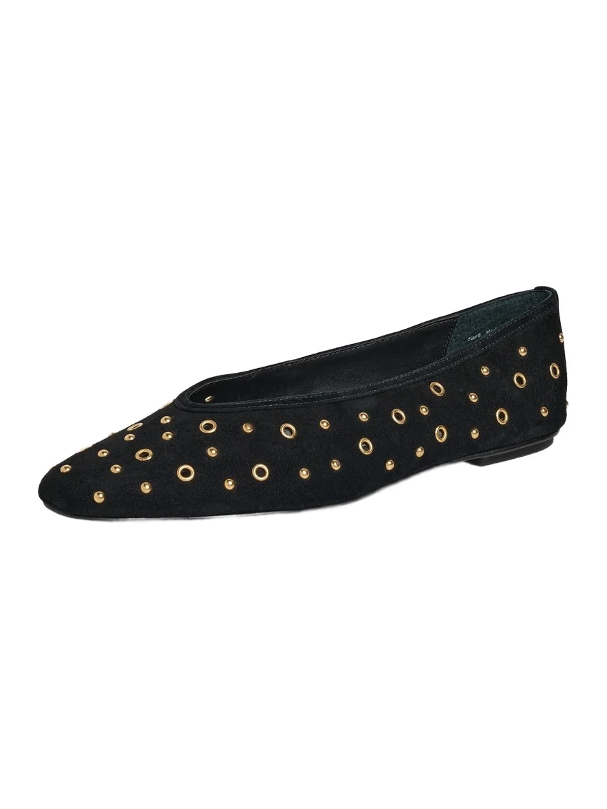Caret Stud Flats