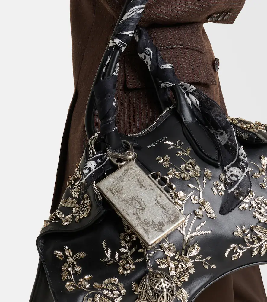 Alexander McQueen Manta Medium embellished leather shoulder bag | Thumbnail 6 Alexander McQueen Manta Medium embellished leather shoulder bag | Thumbnail 6