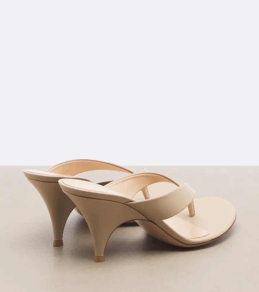 Gianvito Rossi Sofia leather thong sandals | Thumbnail 3 Gianvito Rossi Sofia leather thong sandals | Thumbnail 3