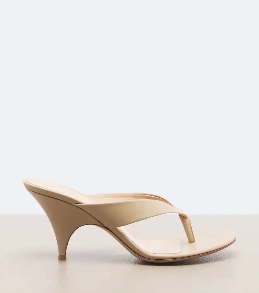 Gianvito Rossi Sofia leather thong sandals | Thumbnail 4 Gianvito Rossi Sofia leather thong sandals | Thumbnail 4