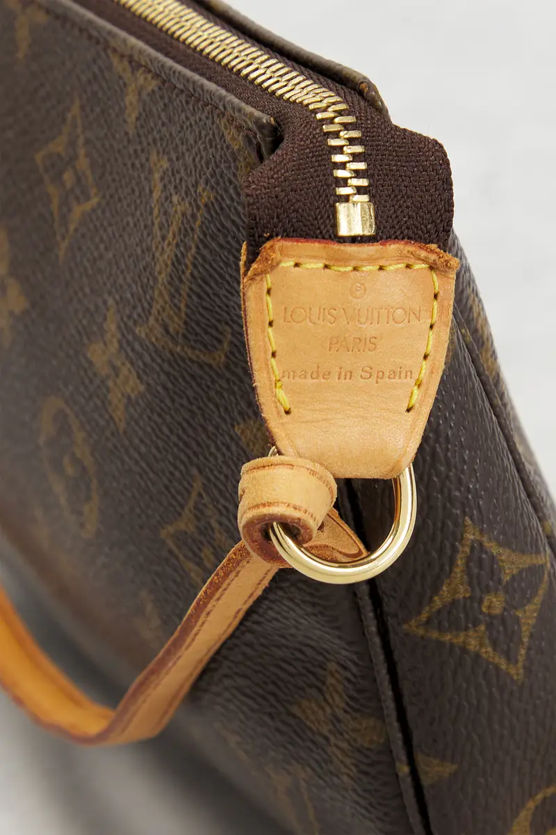 Louis Vuitton Louis Vuitton Monogram Pochette Accessoires Shoulder Bag | Thumbnail 5 Louis Vuitton Louis Vuitton Monogram Pochette Accessoires Shoulder Bag | Thumbnail 5