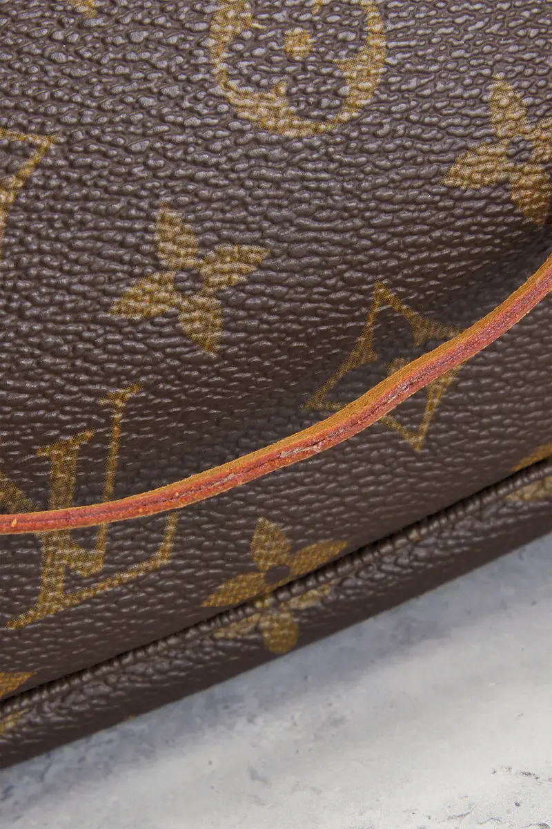Louis Vuitton Louis Vuitton Monogram Pochette Accessoires Shoulder Bag | Thumbnail 7 Louis Vuitton Louis Vuitton Monogram Pochette Accessoires Shoulder Bag | Thumbnail 7