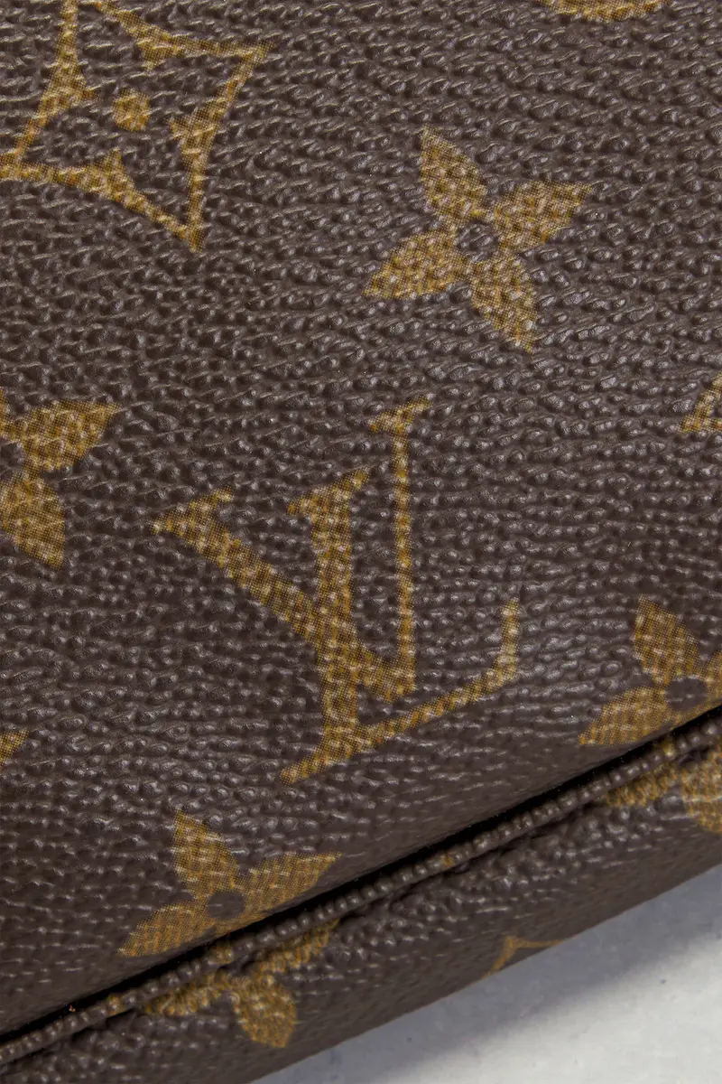 Louis Vuitton Louis Vuitton Monogram Pochette Accessoires Shoulder Bag | Thumbnail 8 Louis Vuitton Louis Vuitton Monogram Pochette Accessoires Shoulder Bag | Thumbnail 8