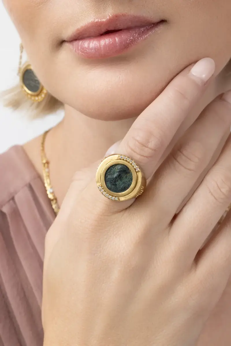 Coomi Diamond Antiquity Kushan Coin Ring | Thumbnail 2 Coomi Diamond Antiquity Kushan Coin Ring | Thumbnail 2