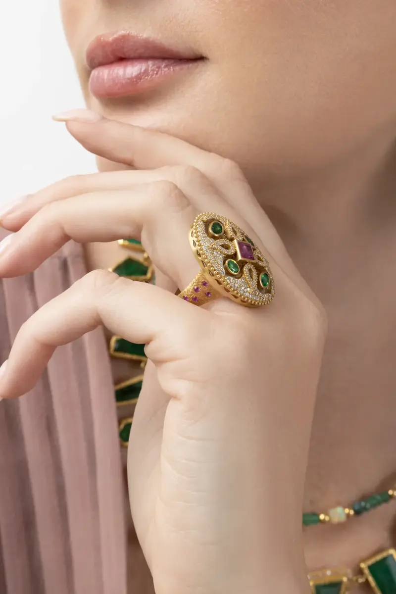Coomi Tsavorite Tourmaline Oval Trinetra Ring | Thumbnail 4