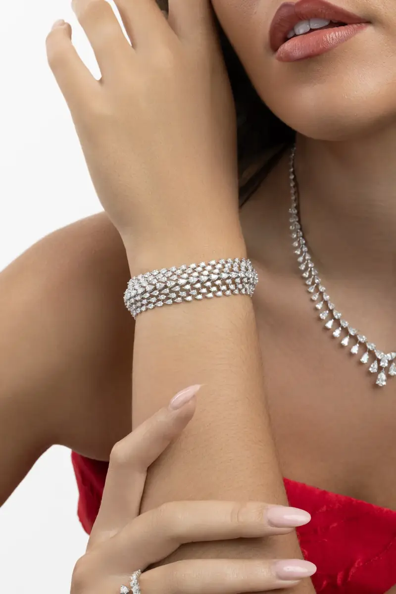 ARZANO Diamond Teardrop Bracelet | Thumbnail 4