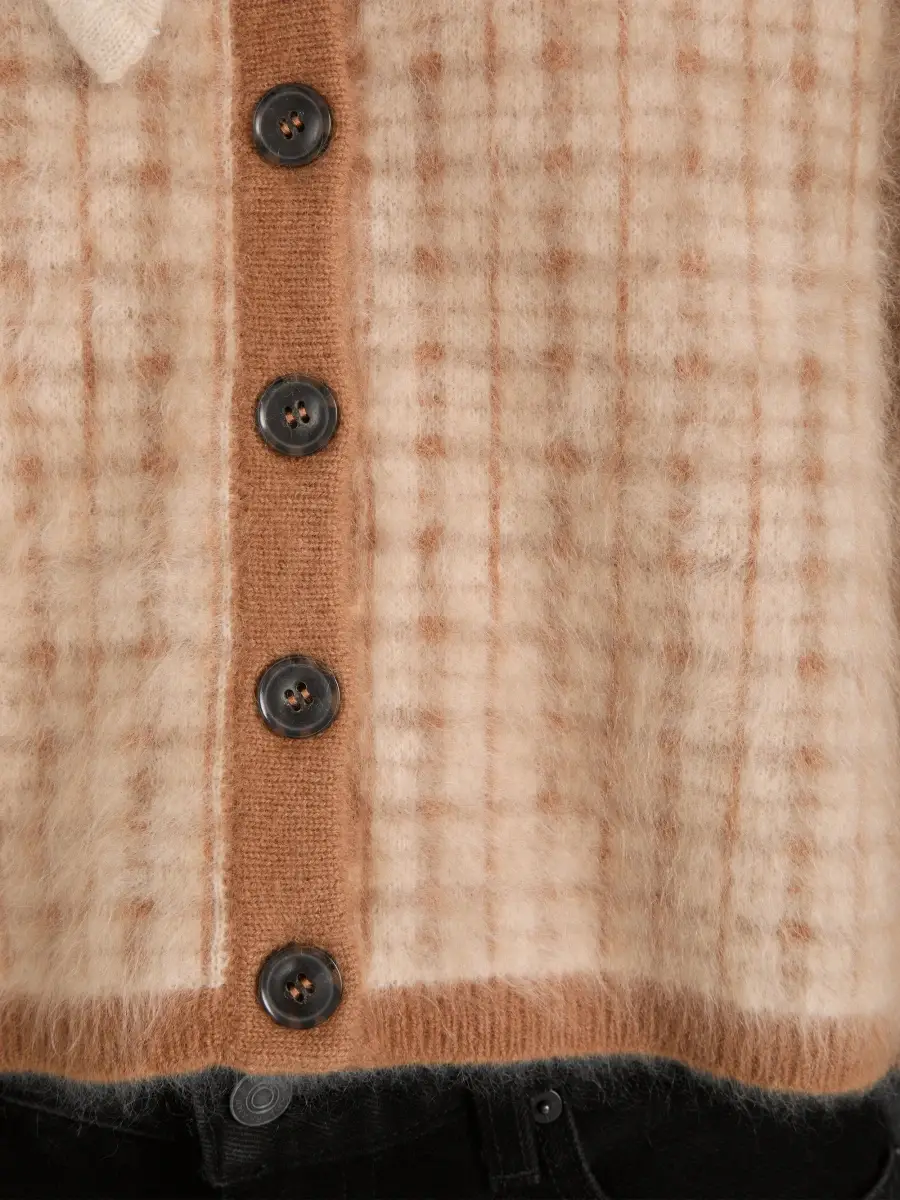 Frame Women's The Brushed Scholar Plaid Wool-Cashmere Cardigan | Thumbnail 7 Frame Women's The Brushed Scholar Plaid Wool-Cashmere Cardigan | Thumbnail 7