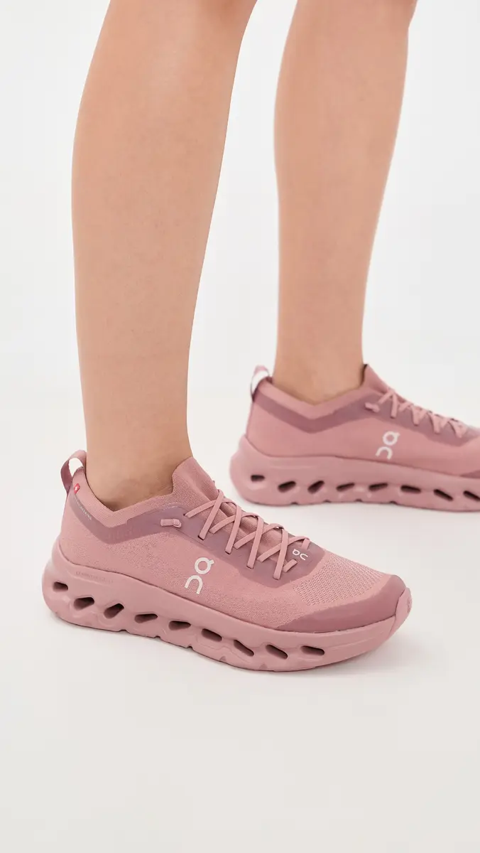 ON Cloudtilt Moon Sneakers | Thumbnail 3