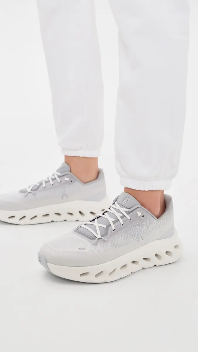 ON Cloudtilt Sneakers | Thumbnail 3 ON Cloudtilt Sneakers | Thumbnail 3