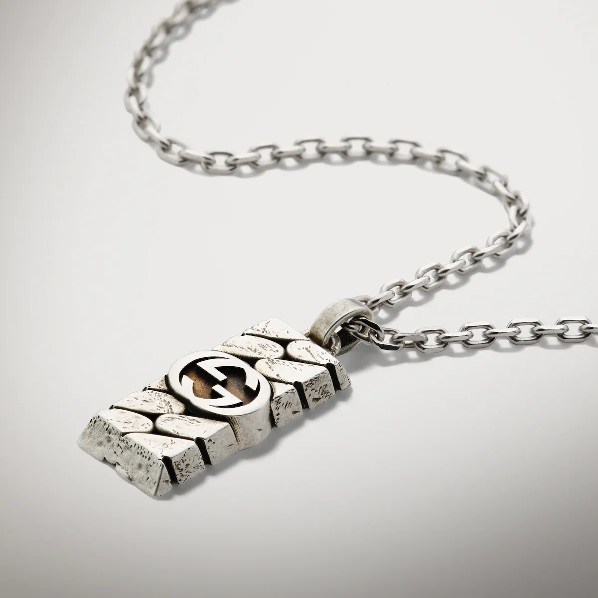 Gucci Interlocking Pendant Necklace | Thumbnail 3 Gucci Interlocking Pendant Necklace | Thumbnail 3