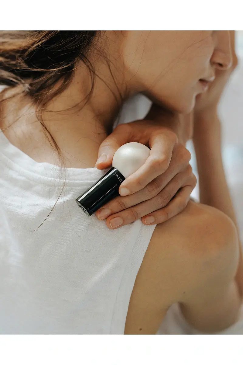 MIHAK Oud Noir Perfume Stick | Thumbnail 7 MIHAK Oud Noir Perfume Stick | Thumbnail 7