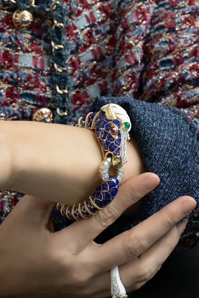 DAVID WEBB Diamond Blue Horse Bracelet | Thumbnail 3 DAVID WEBB Diamond Blue Horse Bracelet | Thumbnail 3