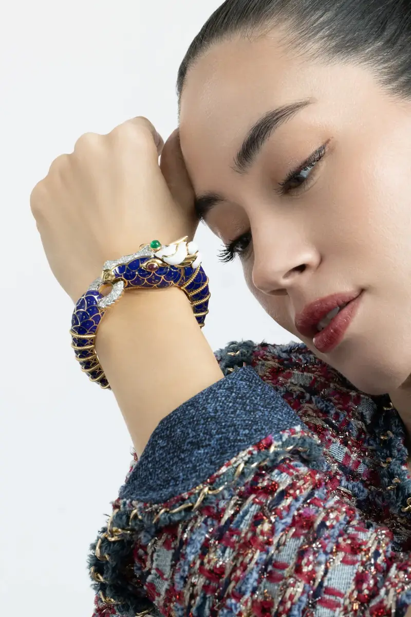 DAVID WEBB Diamond Blue Horse Bracelet | Thumbnail 4 DAVID WEBB Diamond Blue Horse Bracelet | Thumbnail 4