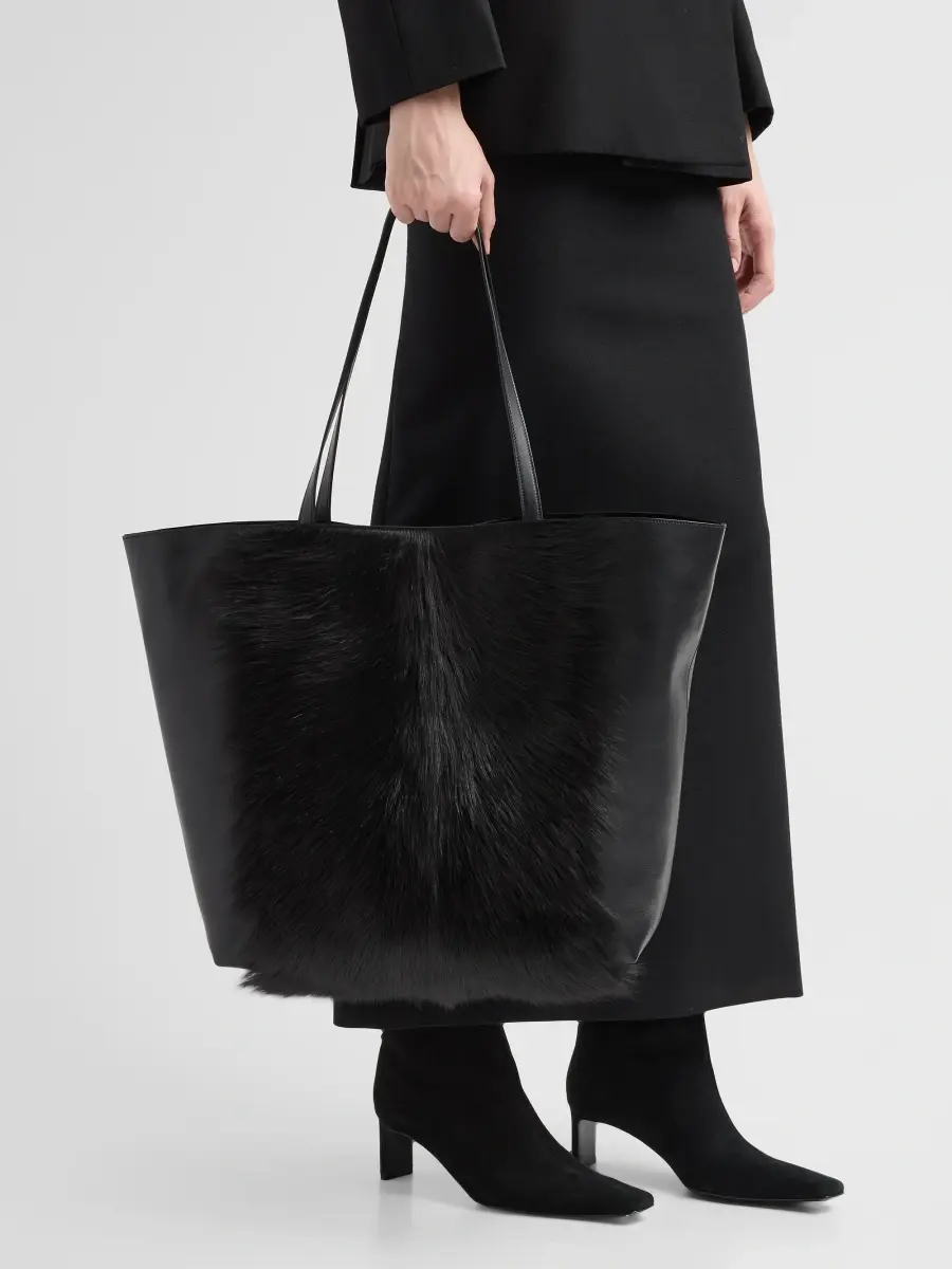 TOTEME Women's Roam Goat Hair Tote Bag | Thumbnail 2 TOTEME Women's Roam Goat Hair Tote Bag | Thumbnail 2